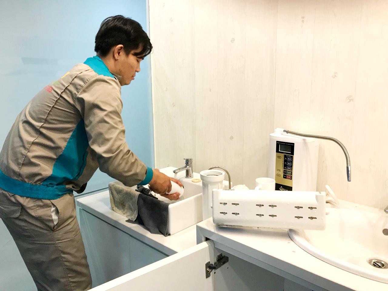 Chăm sóc máy lọc nước tại các nhà máy, phân xưởng