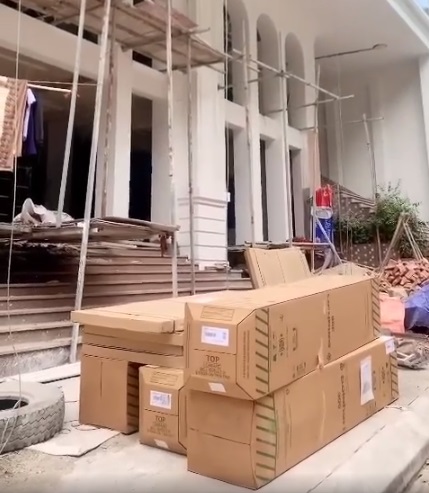 THI CÔNG LẮP ĐẶT TOÀN BỘ TẤM NĂNG LƯỢNG MẶT TRỜI SOLAHART CHO KHÁCH SẠN CÁT BÀ