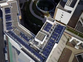 Hệ thống nước nóng năng lượng mặt trời thương mại Solahart