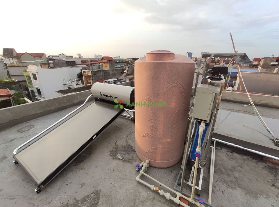 Thi công lắp đặt máy nước nóng năng lượng mặt trời Solahart tại Hải Phòng